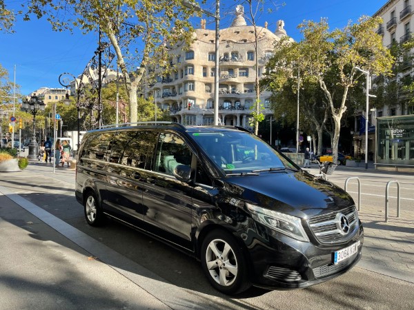 Minibus Mercedes en comida empresa